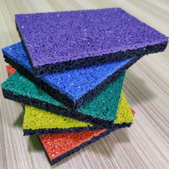 Высококачественные универсальные резиновые гранулы EPDM, одинакового размера для различных проектов и ландшафтного дизайна, яркие цвета