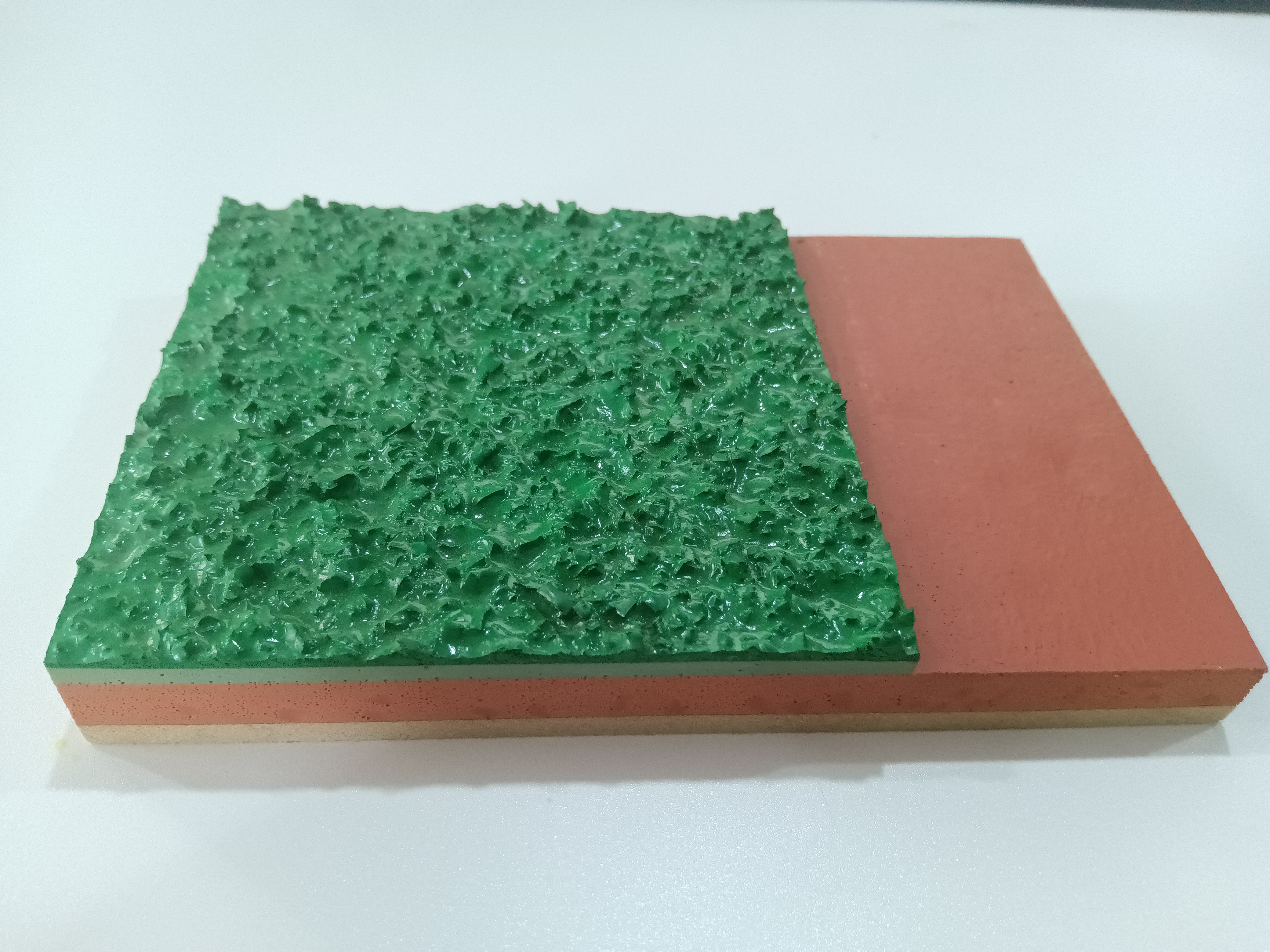 Pista de atletismo con sistema PUR completo de 15 mm