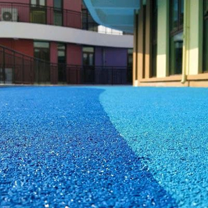 Proveedor y fabricante l&iacute;der de gr&aacute;nulos de caucho EPDM, que proporciona materiales duraderos y de alta calidad para pisos de parques deportivos.