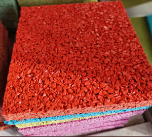 Tipo s&aacute;ndwich ULTRAVIOLETA anti al aire libre de caucho EPDM Sistema de pisos deportivos de pista para correr F&aacute;cil limpieza y mantenimiento
